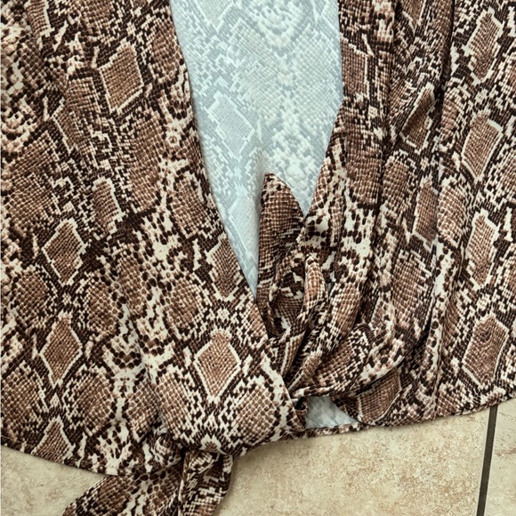 RESA Python Tie Front Blouse - Picture 4 of 10